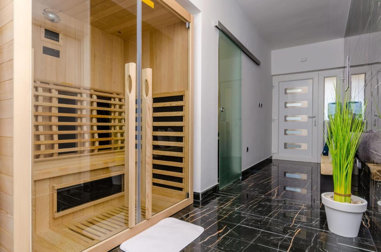 Deluxe Double Room With Sauna And Pool Kaštela Esterno foto
